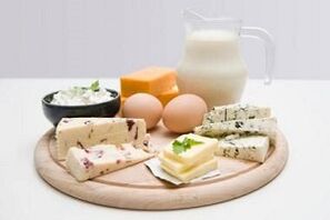 Protein pəhrizi üçün yumurta, az yağlı süd və fermentləşdirilmiş süd məhsulları